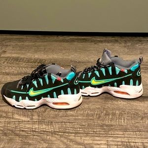 Black/blue Nike shoes